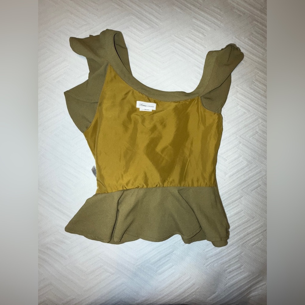 LOVERS + FRIENDS Shiloh Top in Army Green SIZE: SMALL - Picture 8 of 10